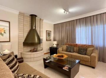 Casa · 250m² · 4 Quartos · 3 Vagas · Casa com 3 Dormitórios, Suíte e Garagem para 4 Carros no São Sebastião