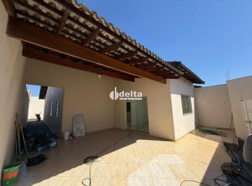 Casa · 250m² · 3 Quartos · 2 Vagas · Casa residencial com 3 quartos sendo 1 suíte disponível para locação no bairro Santa Rosa em Uberlân