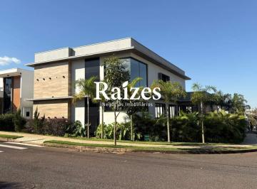 Casa · 420m² · 4 Quartos · 4 Vagas · Casa sobrado com 4 suítes em condomínio fechado no Jardim Botânico em Uberlândia