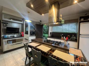 Casa · 176m² · 3 Quartos · 2 Vagas · Casa com 3 quartos no Floresta em Joinville