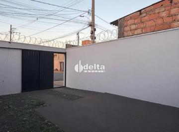 Casa · 125m² · 2 Quartos · 1 Vaga · Casa com 2 quartos sendo 1 suíte disponível para venda no bairro em Uberlândia-MG