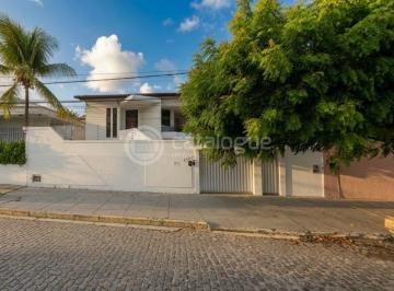 Casa · 300m² · 3 Quartos · 5 Vagas · Casa em Candelaria