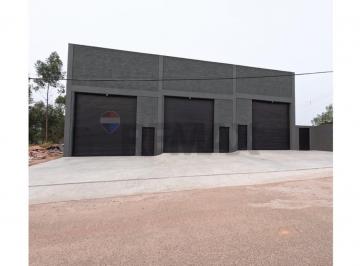 Comercial · 102m² · 2 Vagas · Galpão / Depósito / Armazém para alugar em Centro de 102.00m² com 2 Garagens