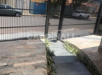 Casa · 240m² · 3 Quartos · 2 Vagas · Casa para venda em Centro de 240.00m² com 3 Quartos e 2 Garagens