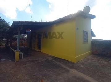 Casa · 129m² · 1 Quarto · 2 Vagas · Casa para venda em Centro de 129.00m² com 1 Quarto e 2 Garagens