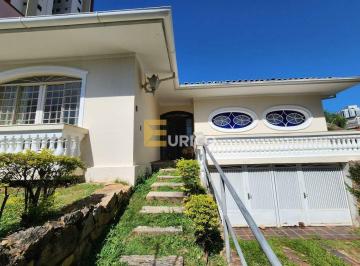 Casa · 307m² · 5 Quartos · 4 Vagas · Casa para alugar em CENTRO de 307.00m² com 5 Quartos, 2 Suites e 4 Garagens