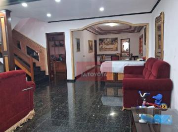 Casa · 300m² · 5 Quartos · 4 Vagas · Sobrado para venda em Parque Renato Maia de 300.00m² com 5 Quartos, 2 Suites e 4 Garagens
