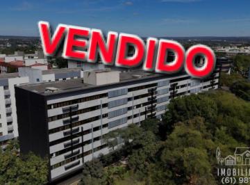 Apartamento de 3 quartos, Brasília · Sqs 211 Sala ENORME, taco, FACHADA REFORMADA, cozinha e banheiro social grandes CUSTO BENEFÍCIO