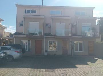 Casa · 118m² · 2 Quartos · 1 Vaga · Casa em Condomínio com 2 Suítes e Sótão no Bairro Vila Nova