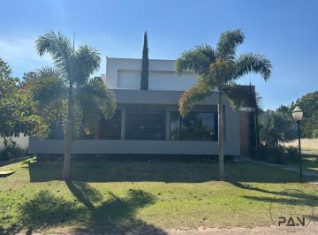 Casa · 410m² · 3 Quartos · 3 Vagas · Casa de Condomínio para venda em Sociedade Hípica De Botucatu de 410.00m² com 3 Quartos, 3 Suites e