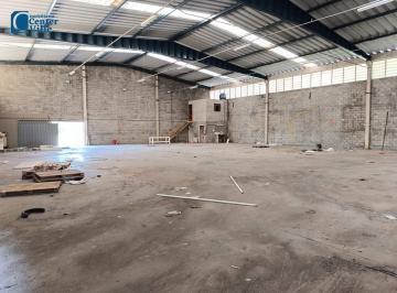 Comercial · 868m² · 3 Quartos · 99 Vagas · Galpão / Depósito / Armazém para alugar em Pereiras de 868.00m² com 3 Quartos, 1 Suite e 99 Garagens