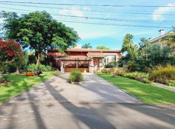 Casa · 400m² · 4 Quartos · 6 Vagas · Casa para venda em Condomínio Monte Belo de 400.00m² com 4 Quartos, 1 Suite e 6 Garagens