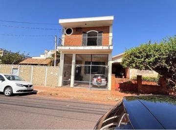 Casa · 193m² · 3 Quartos · 1 Vaga · Casa para venda em Centro de 193.00m² com 3 Quartos, 3 Suites e 1 Garagem