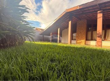 Casa · 300m² · 3 Quartos · 4 Vagas · Casa para alugar em Vila Santista de 300.00m² com 3 Quartos, 1 Suite e 4 Garagens