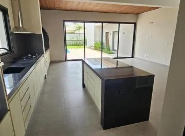 Casa · 215m² · 3 Quartos · 2 Vagas · Casa para venda em Portal Dos Bandeirantes de 214.87m² com 3 Quartos, 3 Suites e 2 Garagens