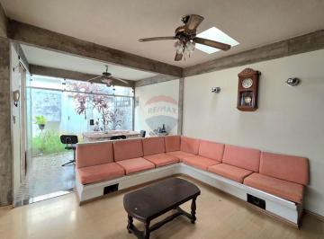 Casa · 315m² · 3 Quartos · Sobrado para alugar em Centro de 315.00m² com 3 Quartos