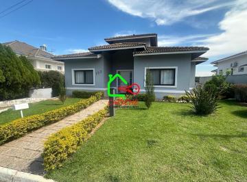 Casa · 600m² · 3 Quartos · 8 Vagas · Casa de Condomínio para venda em Centro de 600.00m² com 3 Quartos, 3 Suites e 8 Garagens