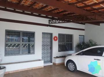 Casa · 174m² · 3 Quartos · 2 Vagas · Casa para venda em Centro de 173.61m² com 3 Quartos, 1 Suite e 2 Garagens