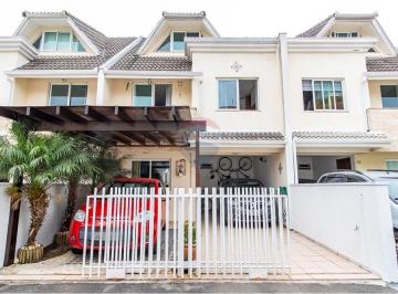 Casa · 126m² · 3 Quartos · 3 Vagas · Sobrado para venda em Orleans de 126.00m² com 3 Quartos, 1 Suite e 3 Garagens