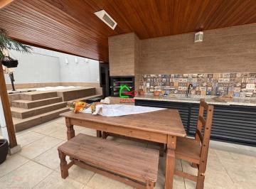 Apartamento · 180m² · 3 Quartos · 3 Vagas · Cobertura para venda em Centro de 180.00m² com 3 Quartos, 3 Suites e 3 Garagens