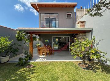 Casa de 4 quartos, Guararema · Casa com 3 quartos à venda, 161 m² por R$ 1.590.000 - Bairro Centro - Guararema/SP