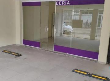 Comercial · 250m² · 2 Vagas · Imóvel Comercial para alugar em Centro de 250.00m² com 2 Garagens
