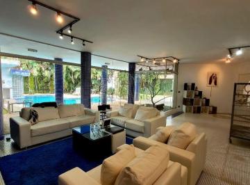 Casa · 450m² · 4 Quartos · Casa de Condomínio para venda em Chácara Vale Do Rio Cotia de 450.00m² com 4 Quartos e 2 Suites