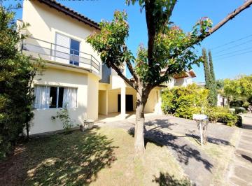Casa · 196m² · 2 Quartos · 8 Vagas · Casa para venda em Jardim Portal De Itaici de 196.36m² com 2 Quartos, 1 Suite e 8 Garagens