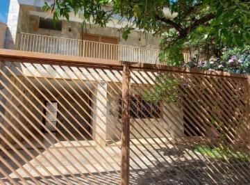 Casa · 251m² · 4 Quartos · 3 Vagas · Sobrado para venda em Vila Xavier de 251.00m² com 4 Quartos, 1 Suite e 3 Garagens