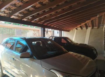 Casa · 235m² · 3 Quartos · 2 Vagas · Casa para venda em Centro de 235.00m² com 3 Quartos, 2 Suites e 2 Garagens