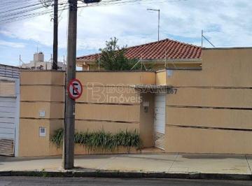 Casa · 202m² · 2 Quartos · 5 Vagas · Casa para venda em Centro de 202.00m² com 2 Quartos e 5 Garagens