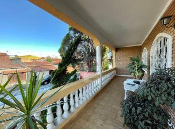 Casa · 200m² · 4 Quartos · 5 Vagas · Casa para venda em Jardim Das Nações de 200.00m² com 4 Quartos, 2 Suites e 5 Garagens