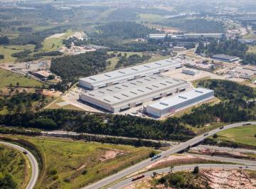 Comercial · 3521m² · 33 Vagas · Galpão / Depósito / Armazém para alugar em Éden de 3520.76m² com 33 Garagens