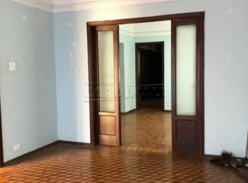 Casa · 201m² · 4 Quartos · 2 Vagas · Casa para venda em Centro de 201.00m² com 4 Quartos e 2 Garagens