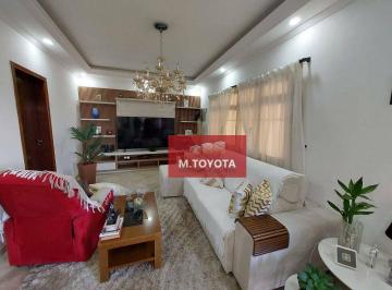 Casa · 326m² · 3 Quartos · 7 Vagas · Casa para venda em Jardim Presidente Dutra de 326.00m² com 3 Quartos, 1 Suite e 7 Garagens