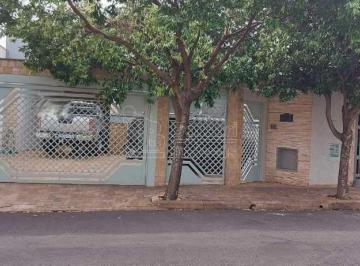 Casa · 195m² · 3 Quartos · 3 Vagas · Casa para venda em Centro de 195.00m² com 3 Quartos, 1 Suite e 3 Garagens