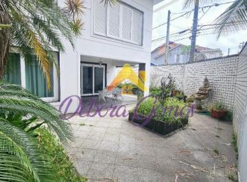 Casa · 160m² · 4 Quartos · 6 Vagas · Casa para venda em Centro de 160.00m² com 4 Quartos, 2 Suites e 6 Garagens