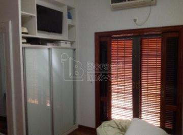 Casa · 334m² · 3 Quartos · 4 Vagas · Sobrado para venda em Centro de 334.00m² com 3 Quartos, 3 Suites e 4 Garagens