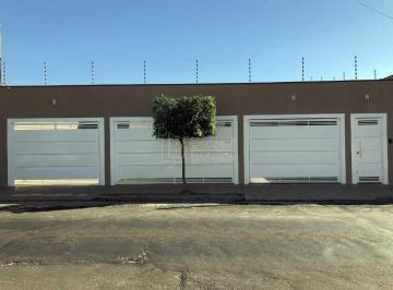 Casa · 391m² · 3 Quartos · 15 Vagas · Casa para venda em Carmo de 391.00m² com 3 Quartos, 1 Suite e 15 Garagens