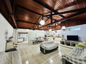 Casa · 337m² · 4 Quartos · 2 Vagas · Casa para venda em Quitandinha de 337.00m² com 4 Quartos, 1 Suite e 2 Garagens