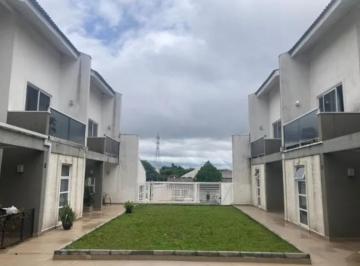 Casa · 220m² · 2 Quartos · 3 Vagas · Sobrado para venda em Barreirinha de 220.00m² com 2 Quartos, 1 Suite e 3 Garagens