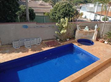 Casa · 370m² · 3 Quartos · 4 Vagas · Casa para alugar em Jardim Europa de 370.00m² com 3 Quartos, 1 Suite e 4 Garagens