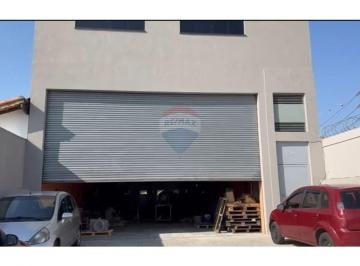 Comercial · 370m² · 3 Vagas · Sala Comercial para alugar em Vila Cintra de 370.00m² com 3 Garagens
