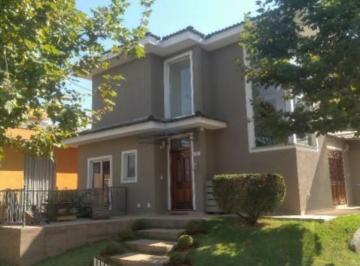 Casa · 217m² · 3 Quartos · 2 Vagas · Casa para venda em Suru de 217.00m² com 3 Quartos, 1 Suite e 2 Garagens