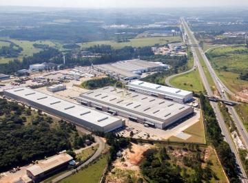 Comercial · 3521m² · 42 Vagas · Galpão / Depósito / Armazém para alugar em Éden de 3520.77m² com 42 Garagens