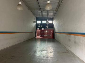 Comercial · 130m² · 3 Vagas · Galpão / Depósito / Armazém para alugar em Jardim Gracinda de 130.00m² com 3 Garagens