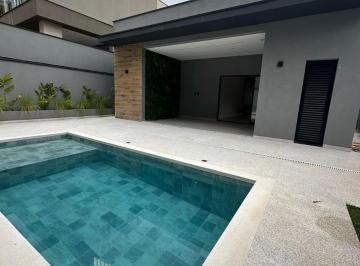 Casa · 200m² · 3 Quartos · 4 Vagas · Casa para venda em Aldeia Da Serra de 200.00m² com 3 Quartos, 3 Suites e 4 Garagens