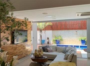 Casa · 300m² · 3 Quartos · 5 Vagas · Casa para venda em Centro de 300.00m² com 3 Quartos e 5 Garagens