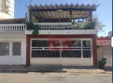 Casa · 246m² · 3 Quartos · 2 Vagas · Sobrado para venda em Vila Augusta de 246.00m² com 3 Quartos e 2 Garagens