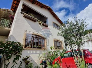 Casa · 215m² · 6 Quartos · 2 Vagas · Duas casas 5x25 e uma casa na parte superior em um terreno 10x25 em Embu das Artes